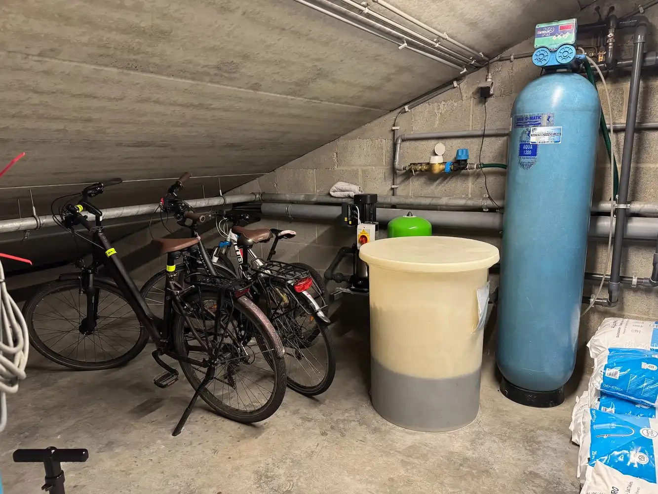 Binnen de grote ring, comfortabel appartement met autostandplaats en ruime kelder. foto 18