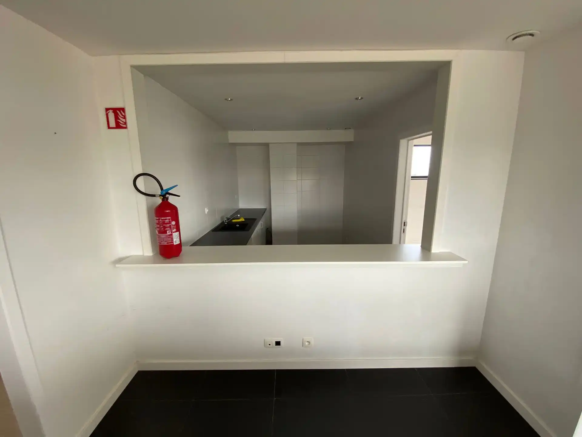 Kantoorruimte 158 m² op bedrijventerrein in Kruibeke foto 8