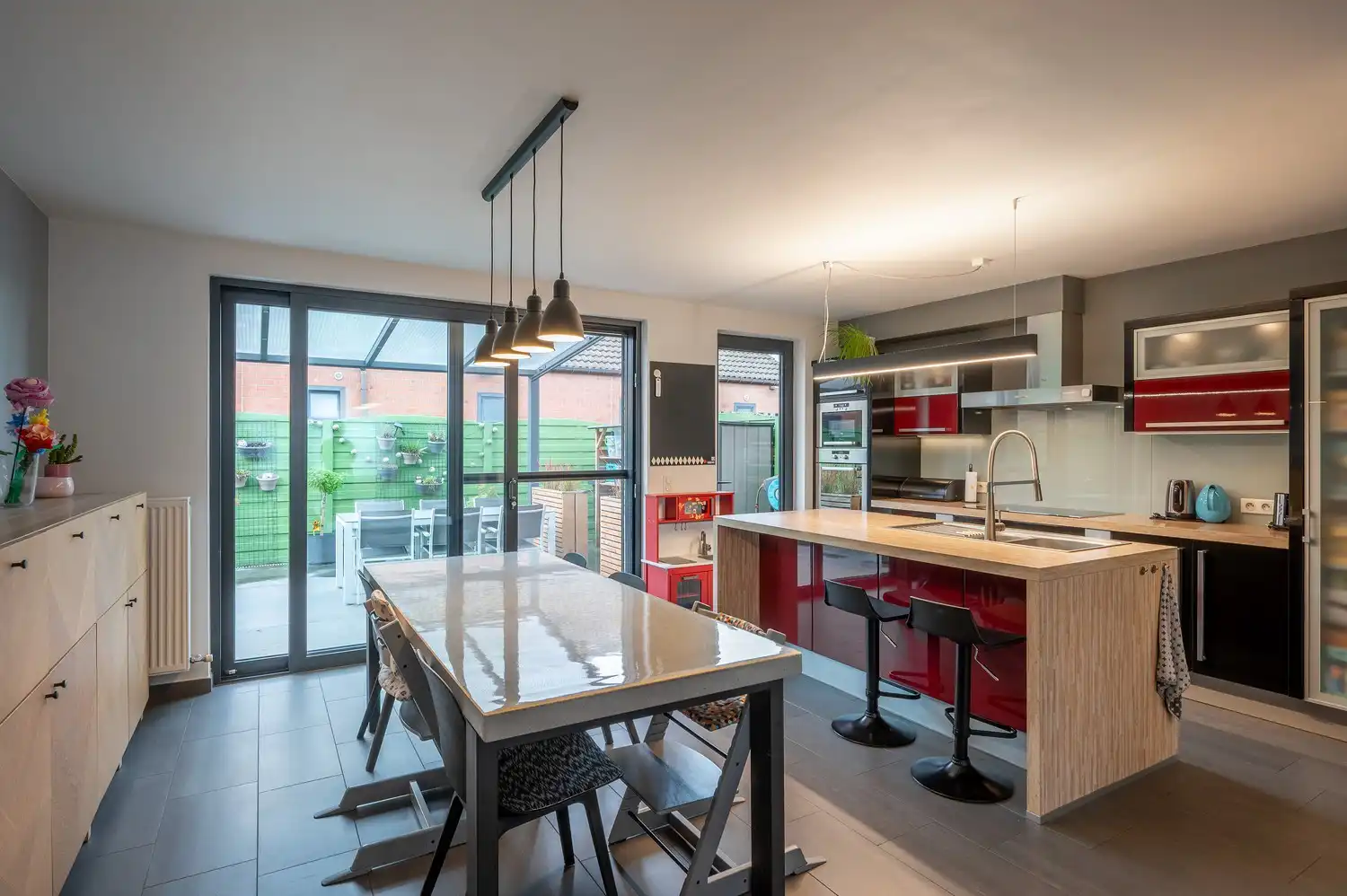 Ruime halfopen bebouwing in een doodlopende straat in Kontich foto 11