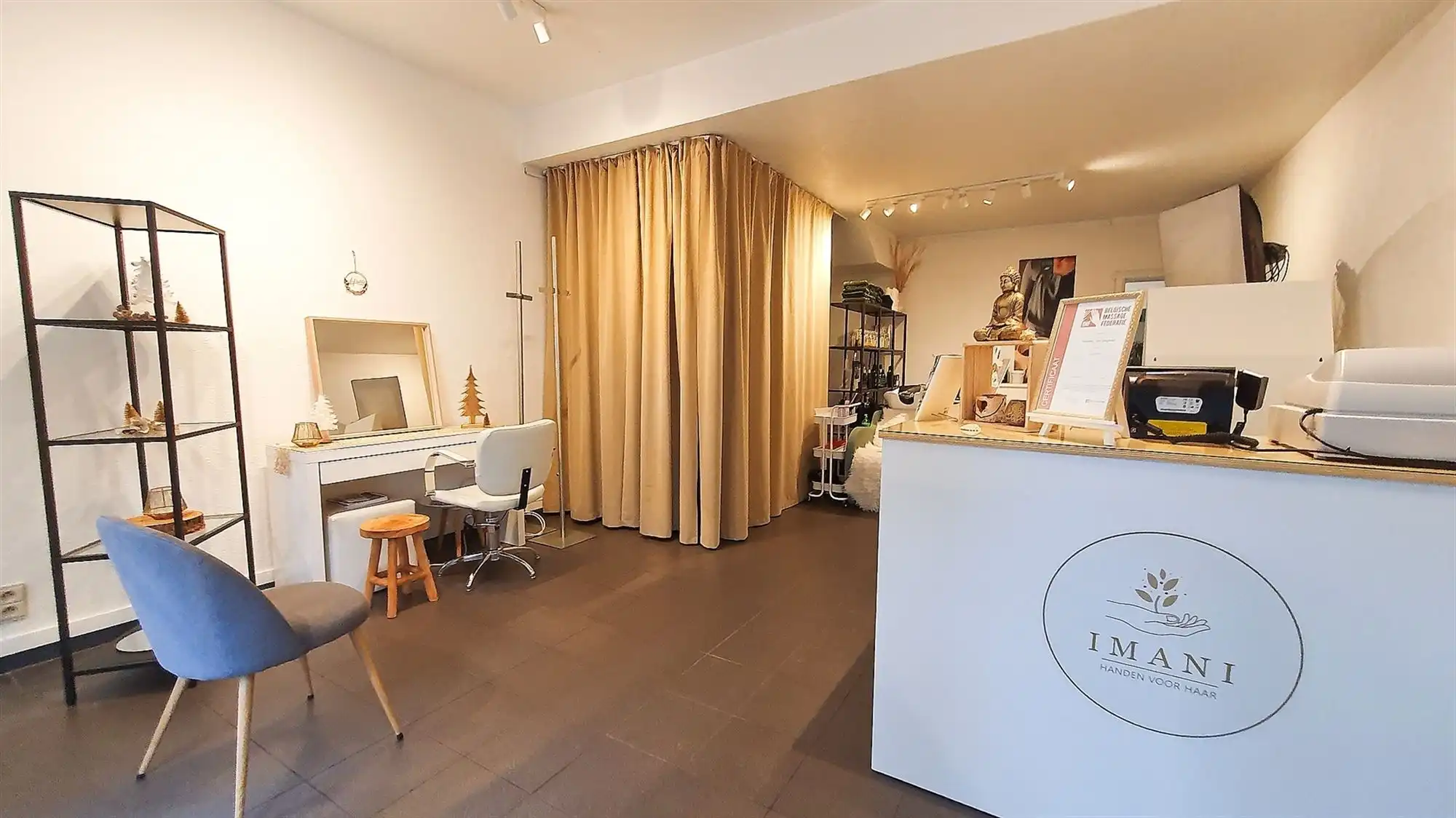 Volledig instapklaar handelspand met woonst foto 2