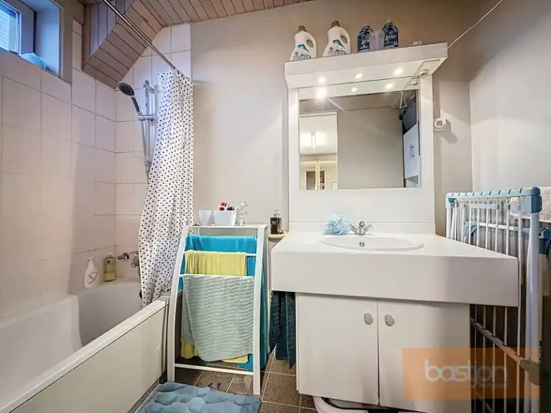 Eén-slaapkamer appartement nabij het centrum. foto 6