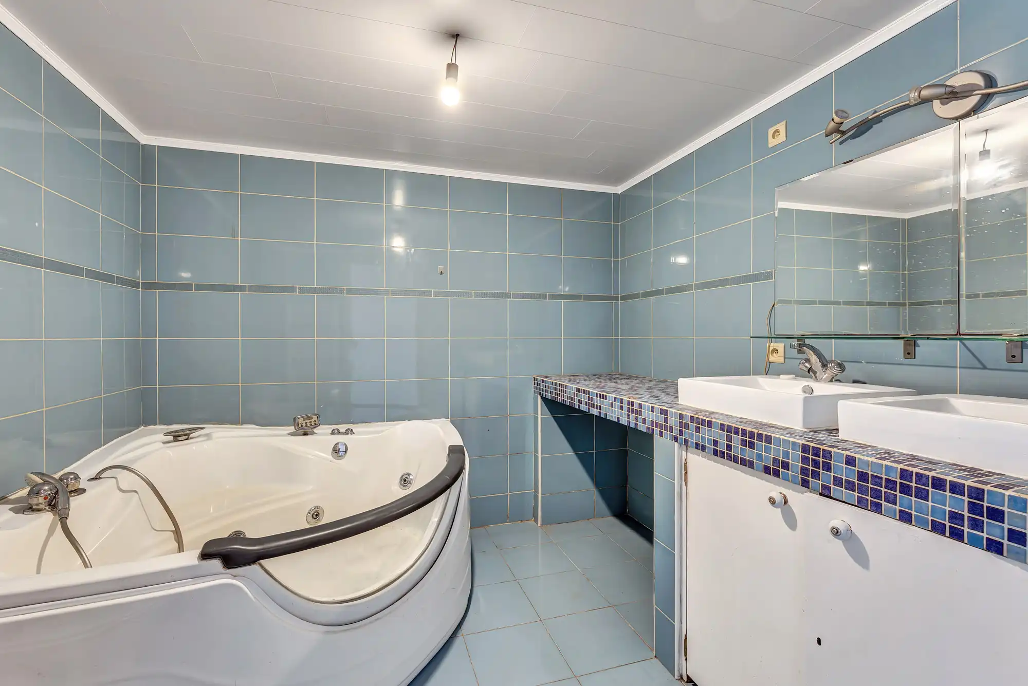 Charmante woning met uitbreidingsmogelijkheden te Meerbeke foto 6