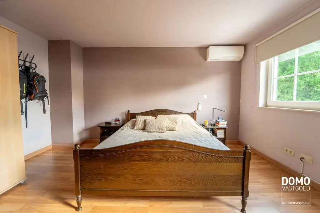 Ruime villa met paardenaccommodatie en wedstrijdstal gelegen te Herk-de-Stad - EPC-label: B - Bewoonbare vloeroppervlakte: 296m² foto 14