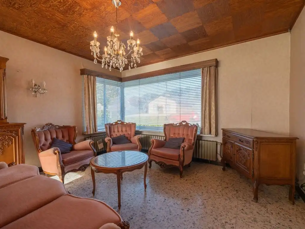 Te renoveren vrijstaande woning met 4 slaapkamers foto 16