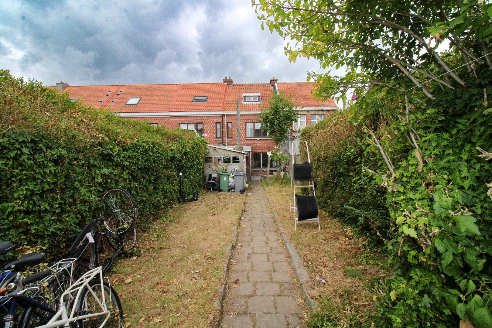 Te koop: Charmante rijwoning met diepe tuin in hartje Sint-Niklaas! foto 11