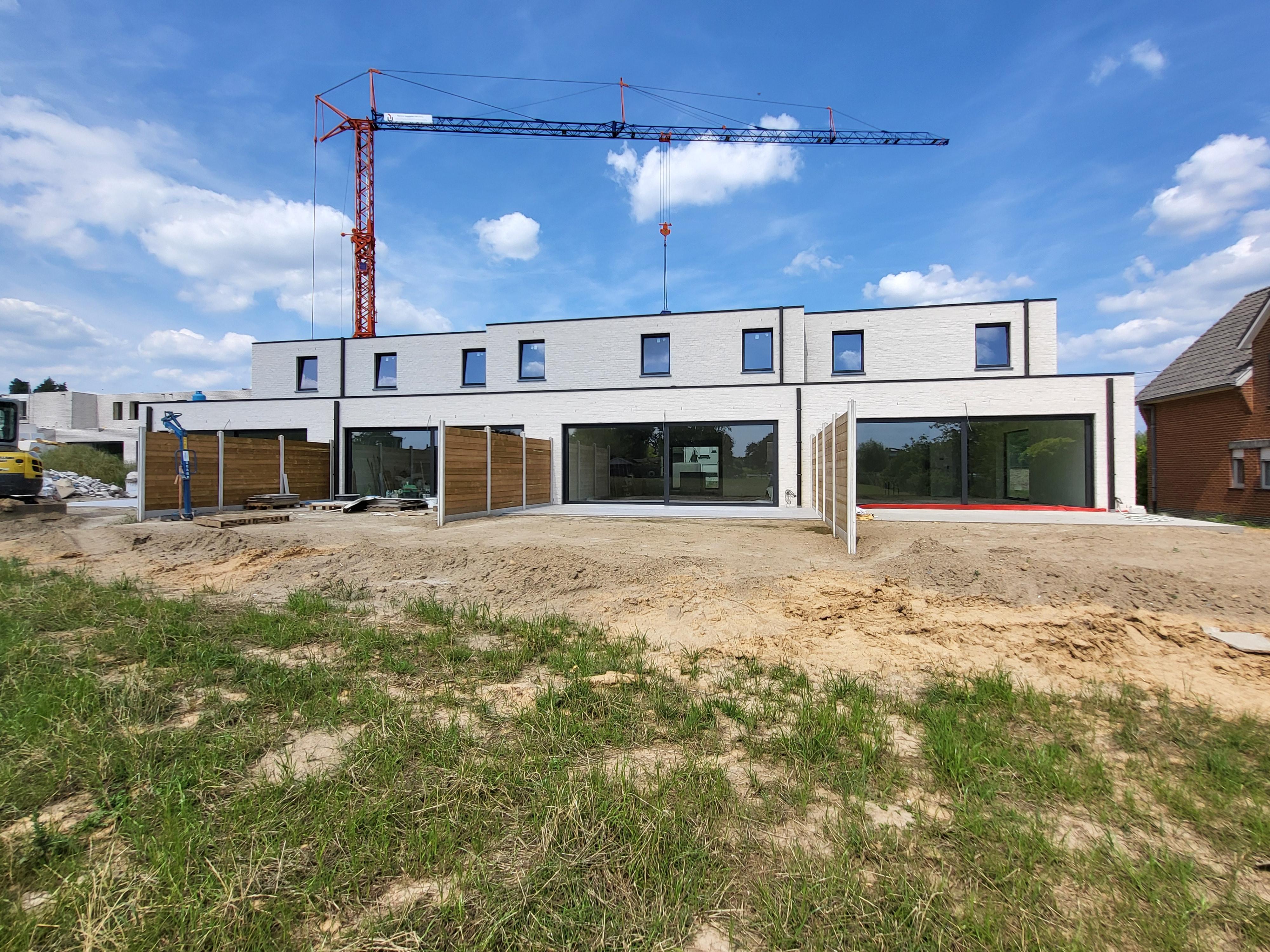 Woning 4 is een halfopen bebouwing  foto 3
