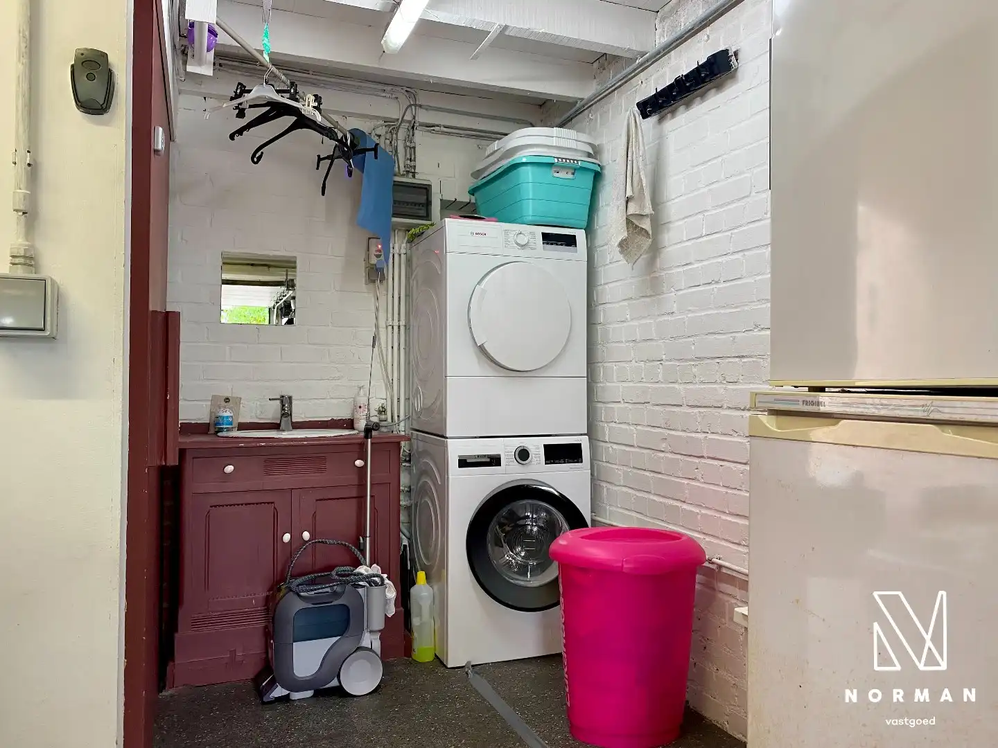 Instapklare woning met grote garage en uitweg in Harelbeke! foto 19