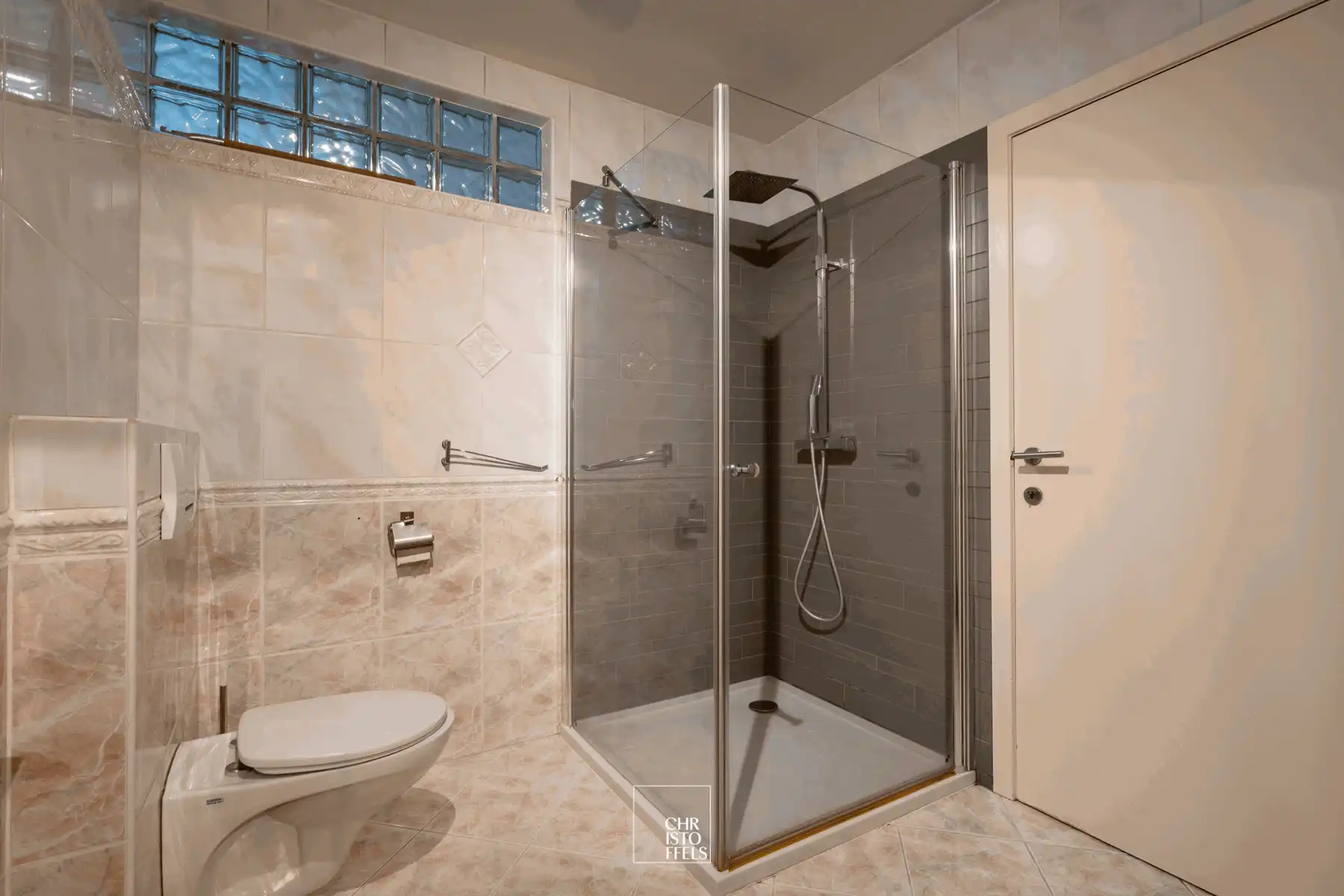 Tijdloze villa van 422 m² met uitzonderlijke ruimte en mogelijkheden nabij Maastricht! foto 13