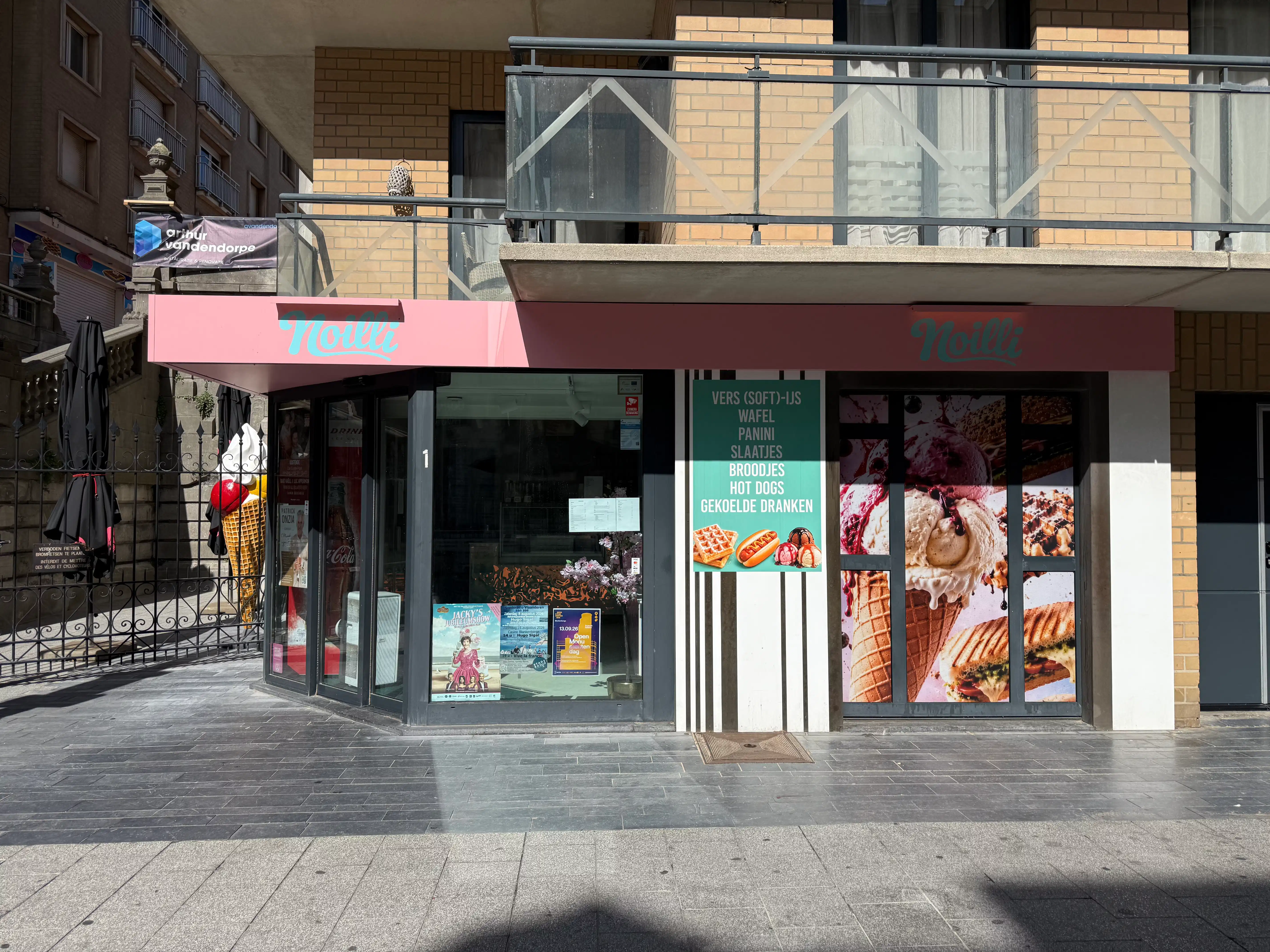 Absolute toplocatie IJssalon-broodjesaak foto 10