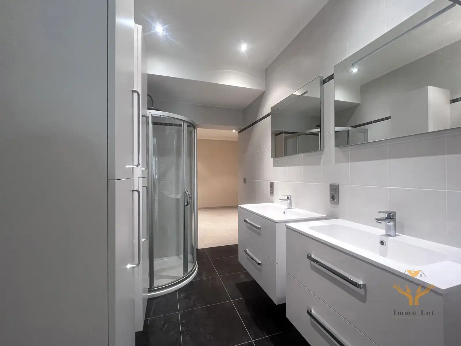 Luxueus, vernieuwd appartement met uniek zicht op Donkmeer foto 10