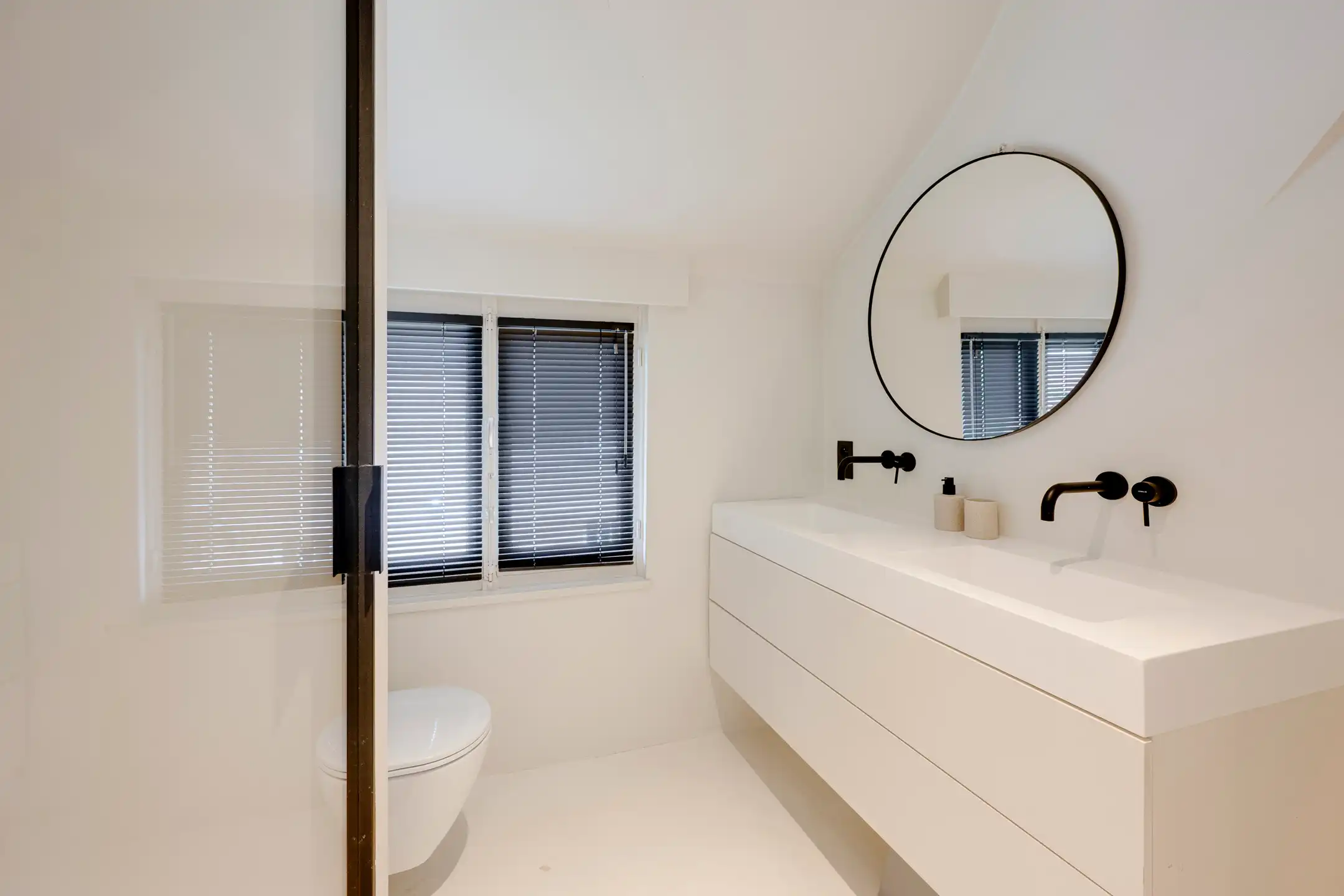 Prachtige rietgedekte villa te koop foto 24