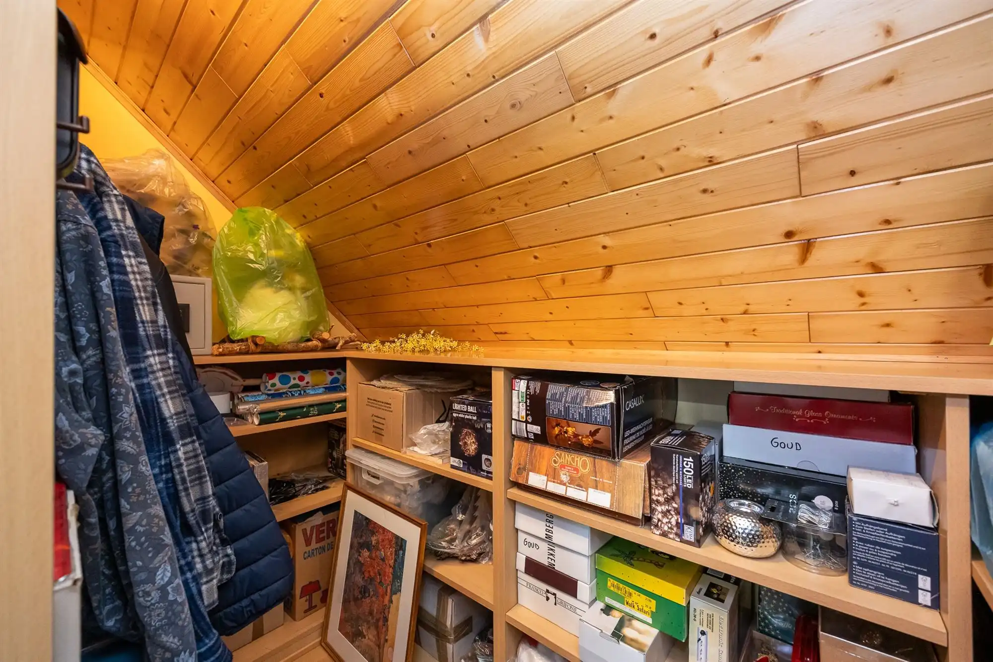 Instapklare woning met 4 slaapkamers en garage foto 38