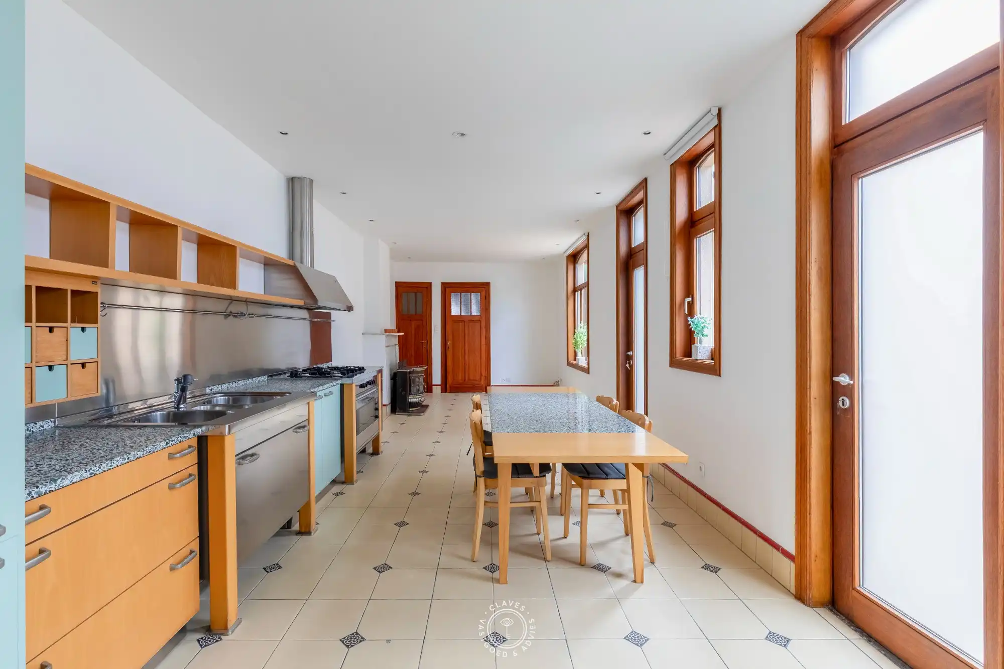 Statig herenhuis met authentieke elementen foto 17