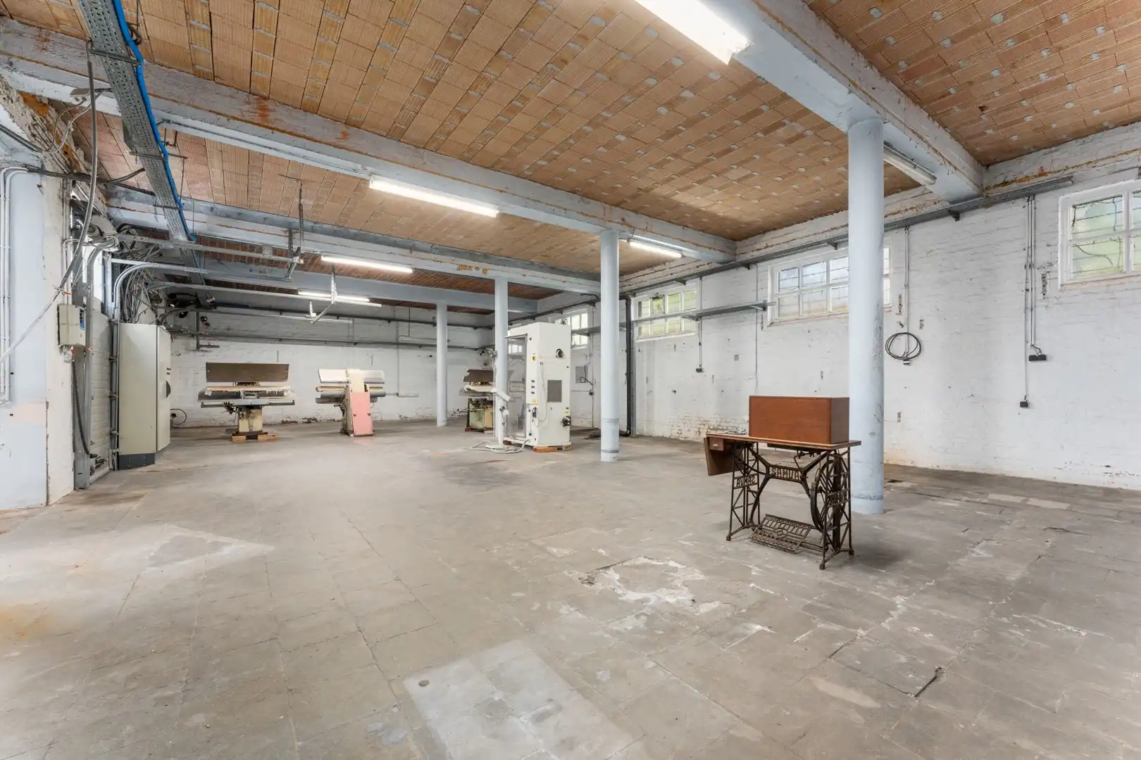 Veelzijdige opslagruimte te Rumbeke (Roeselare)! foto 6