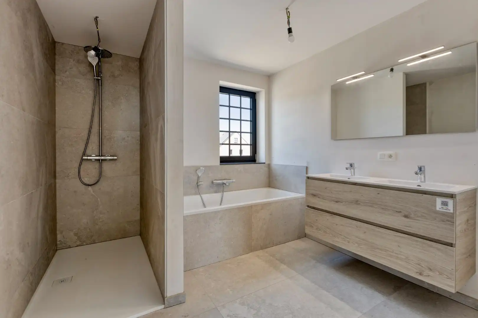 Nieuwbouw-woning in landelijke stijl met 3 slpk op 3 a 82 ca. foto 16