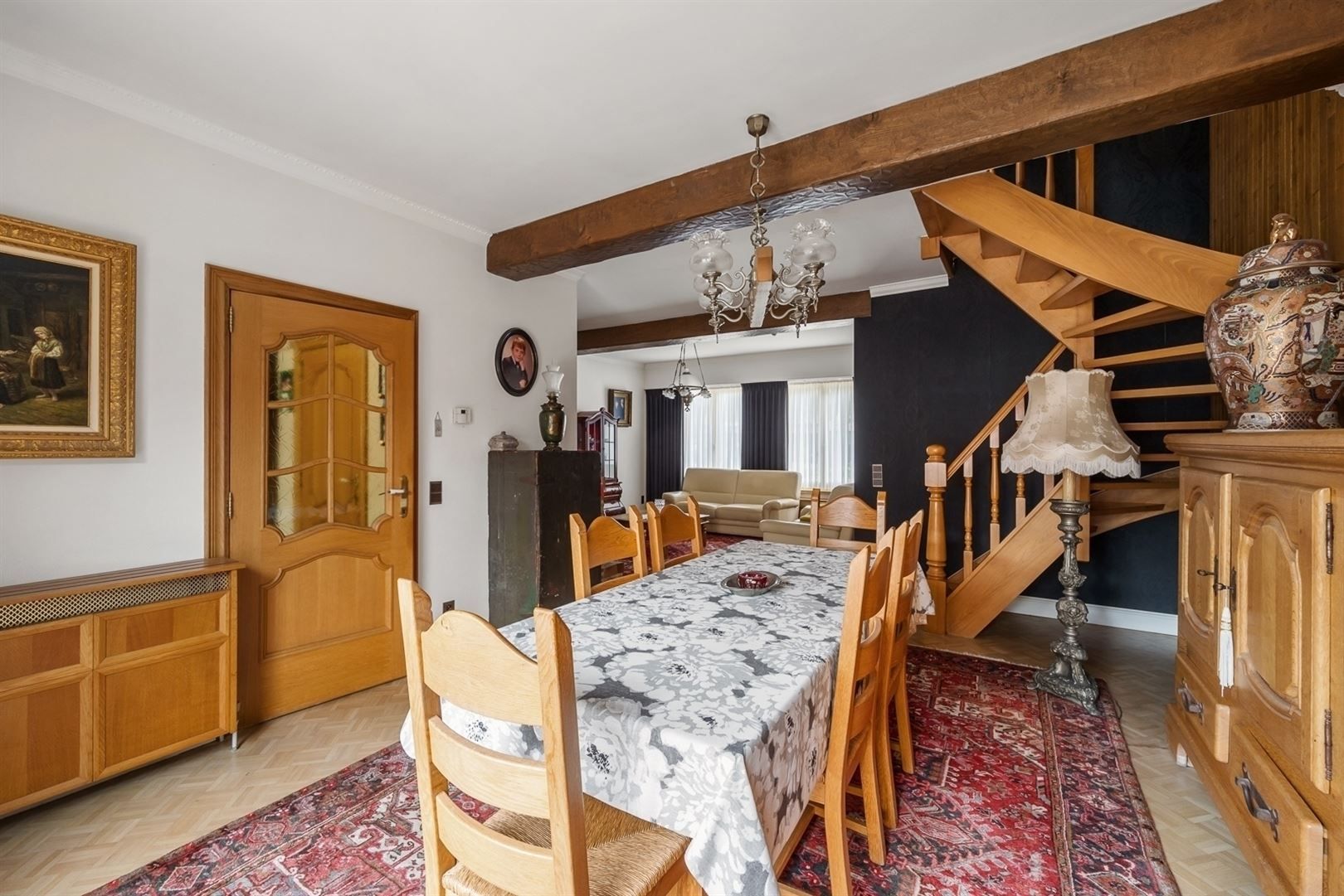 Halfopen bebouwing met dubbele garage gelegen nabij centrum Brasschaat  foto 4