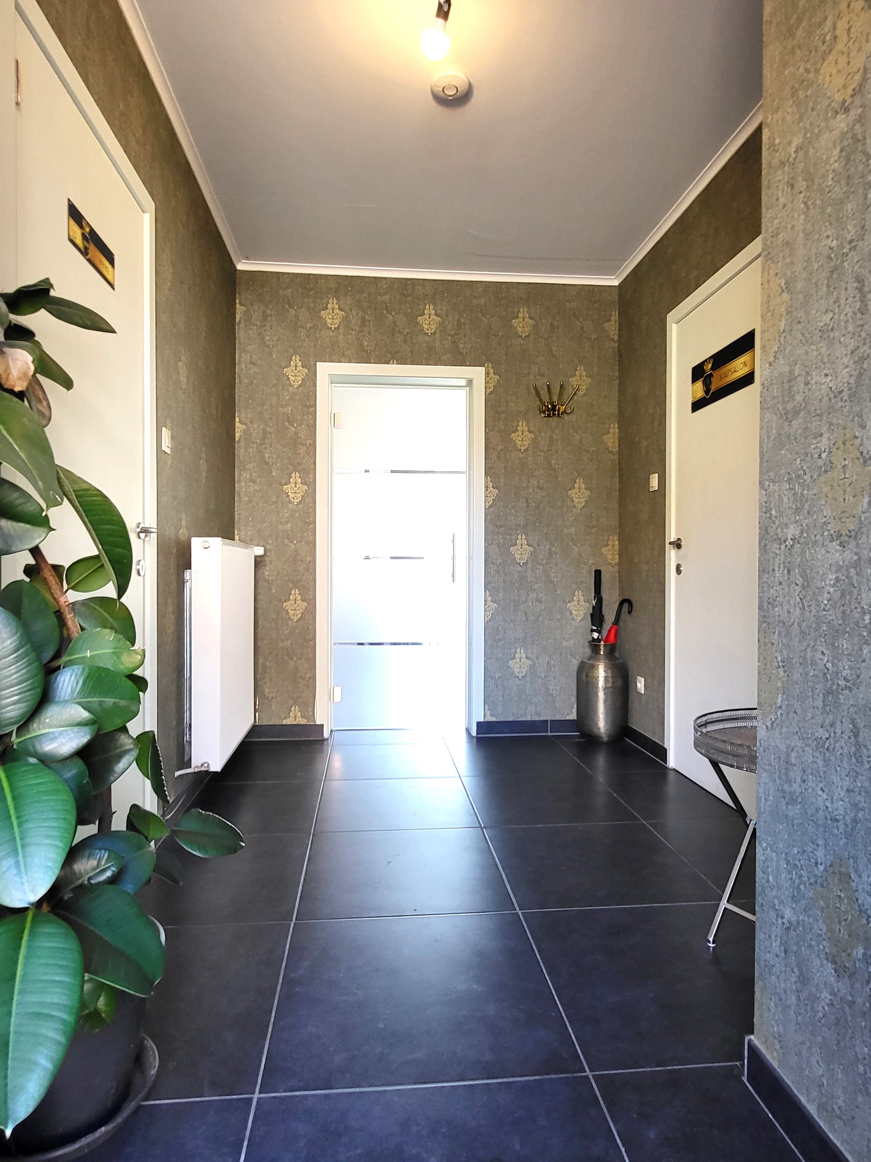 Prachtig gerenoveerde woning en bijgebouw op 571m² met commerciële doeleinden.  foto 9