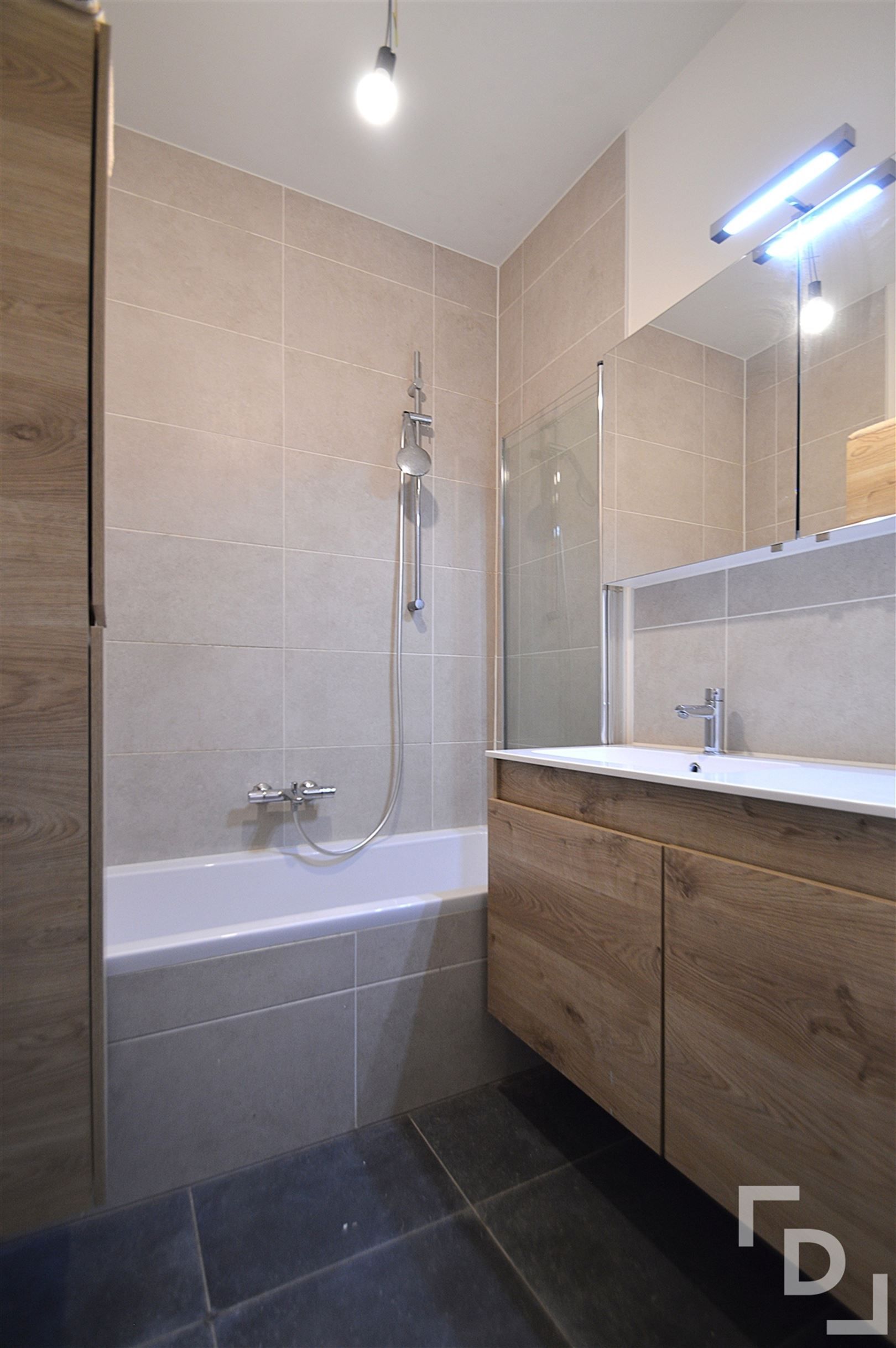 Gelijkvloers appartement met tuintje. foto 8