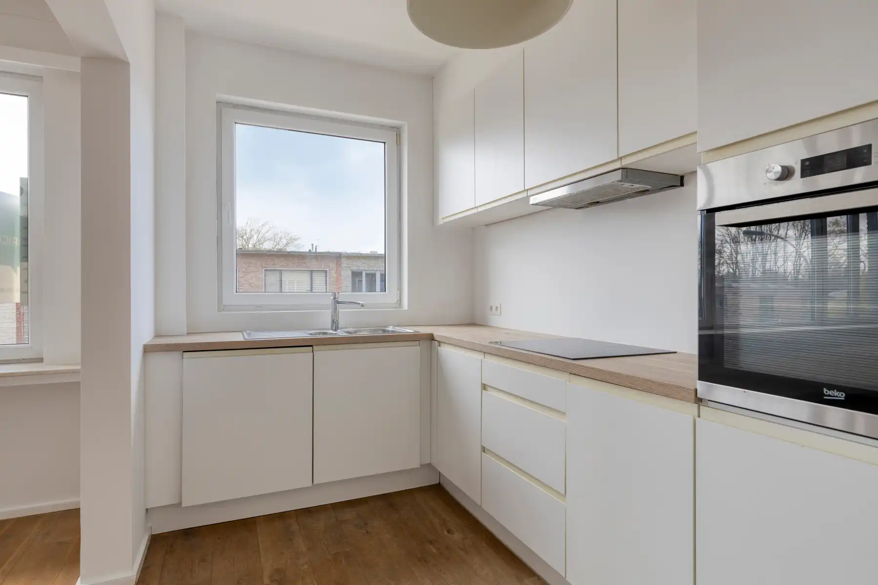 Ruim appartement met 3 slpk en terras te Wilrijk foto 5