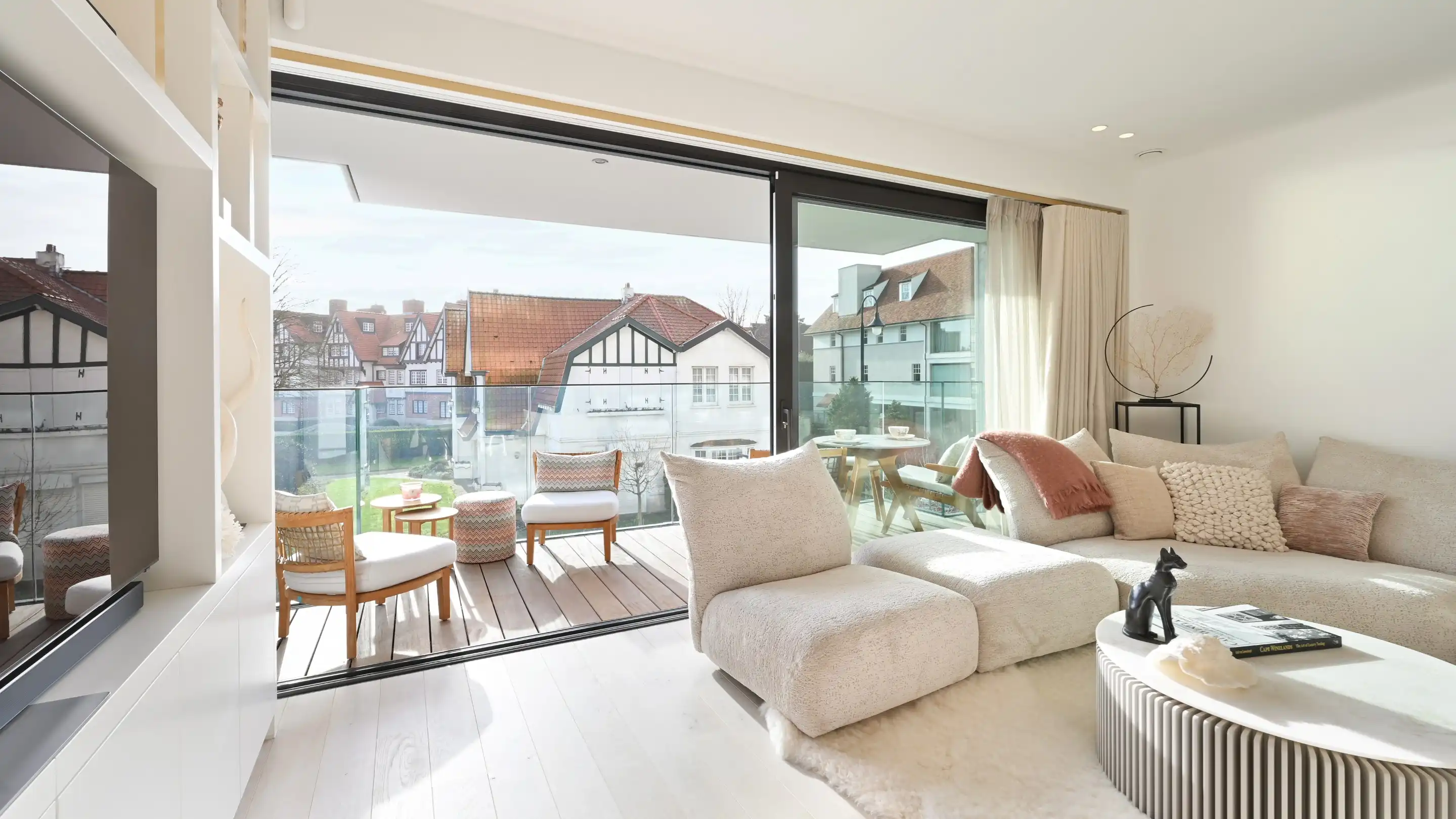 Nieuw luxe appartement gelegen op de Kustlaan in het Zoute, tussen de Minigolf en het Albertplein foto 2