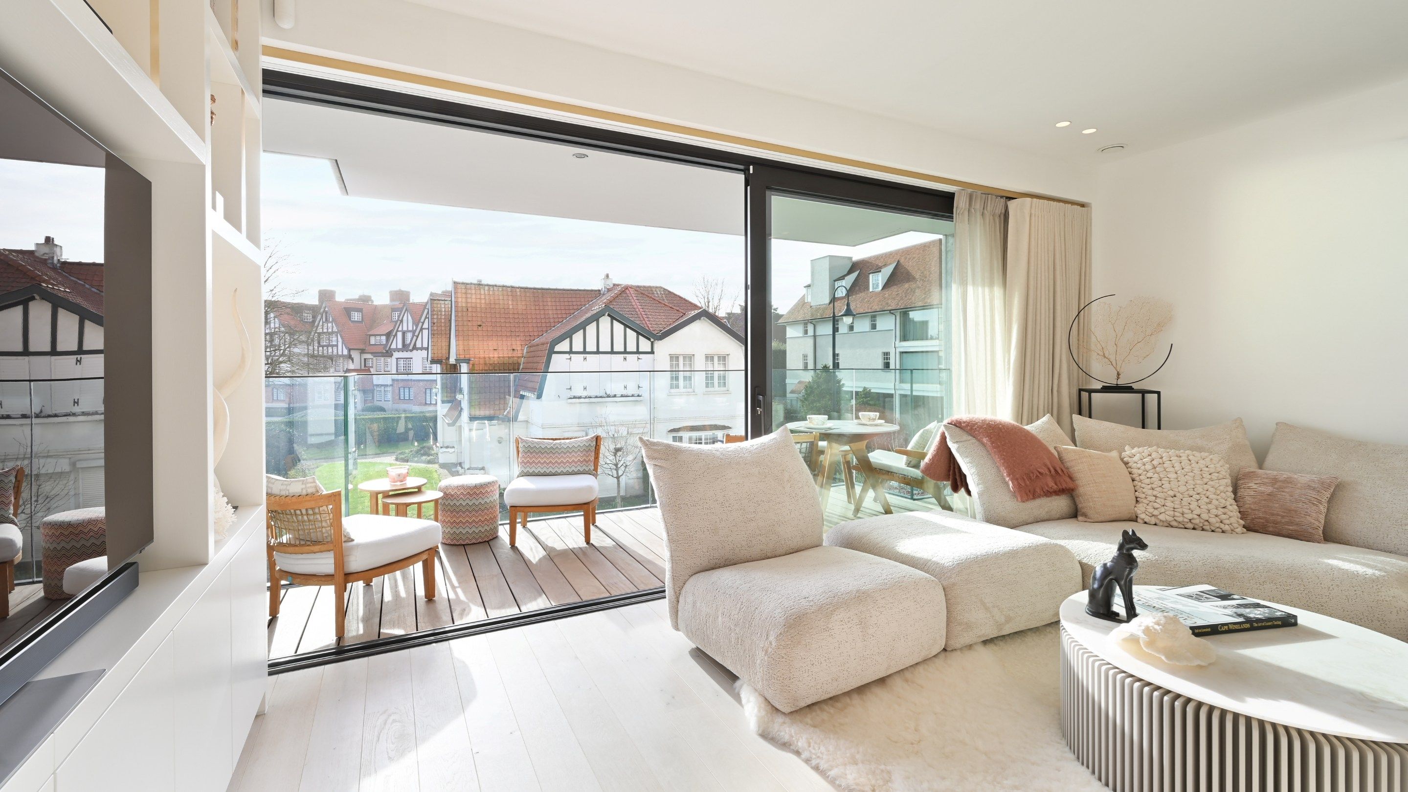 Nieuw luxe appartement gelegen op de Kustlaan in het Zoute, tussen de Minigolf en het Albertplein foto 2