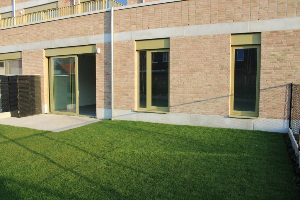 Zeer ruim en energiezuinig appartement met autostaanplaats foto {{pictureIndex}}