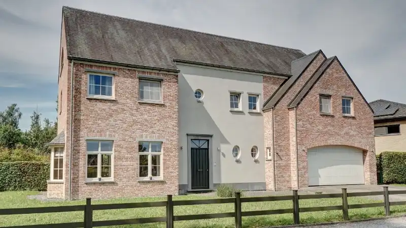 Ruime villa van 435m² in pastorale stijl op 9 are 64 ca foto {{pictureIndex}}