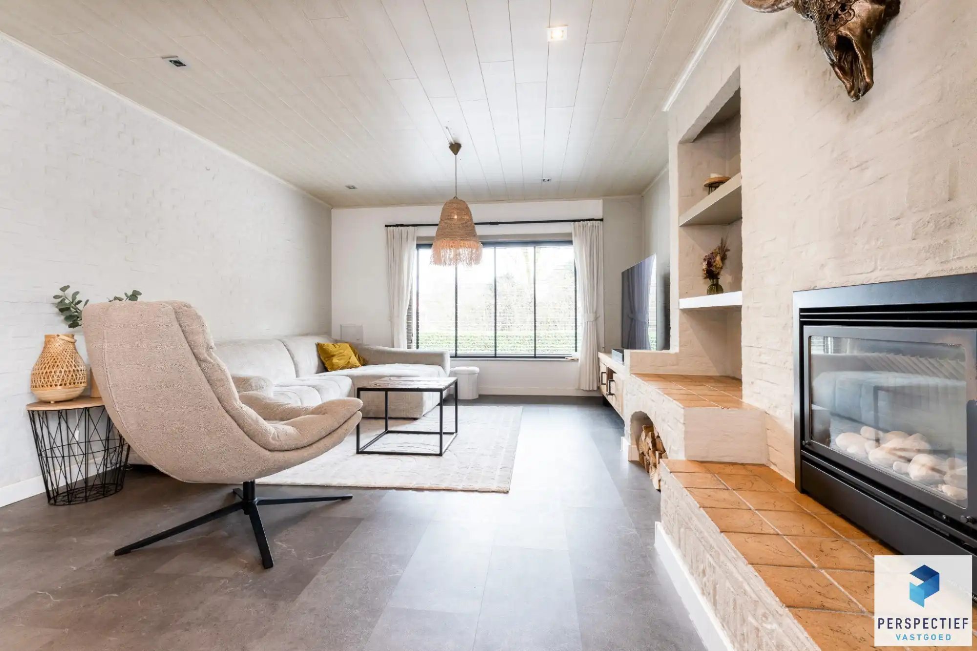 Centraal gelegen mooi gerenoveerde woning aan de Eeklose Vaart foto 4