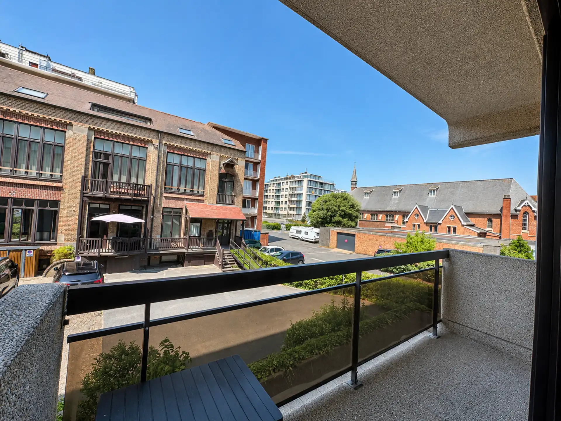 "Instapklaar appartement + garagebox vlak bij zee" foto 10
