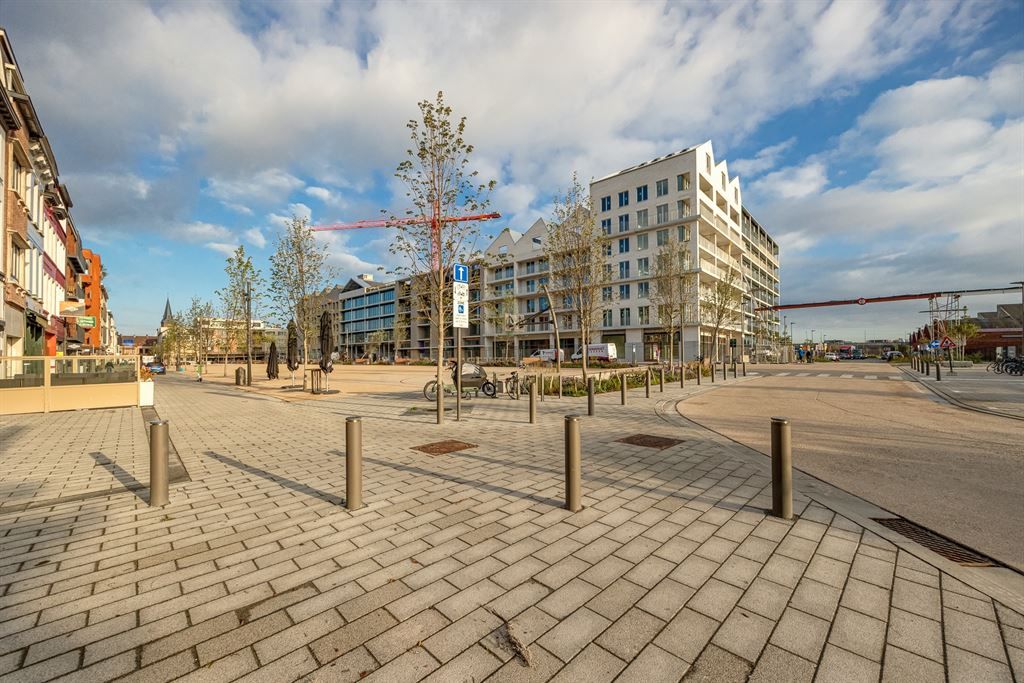 Handelsgelijksvloers in casco staat foto 9