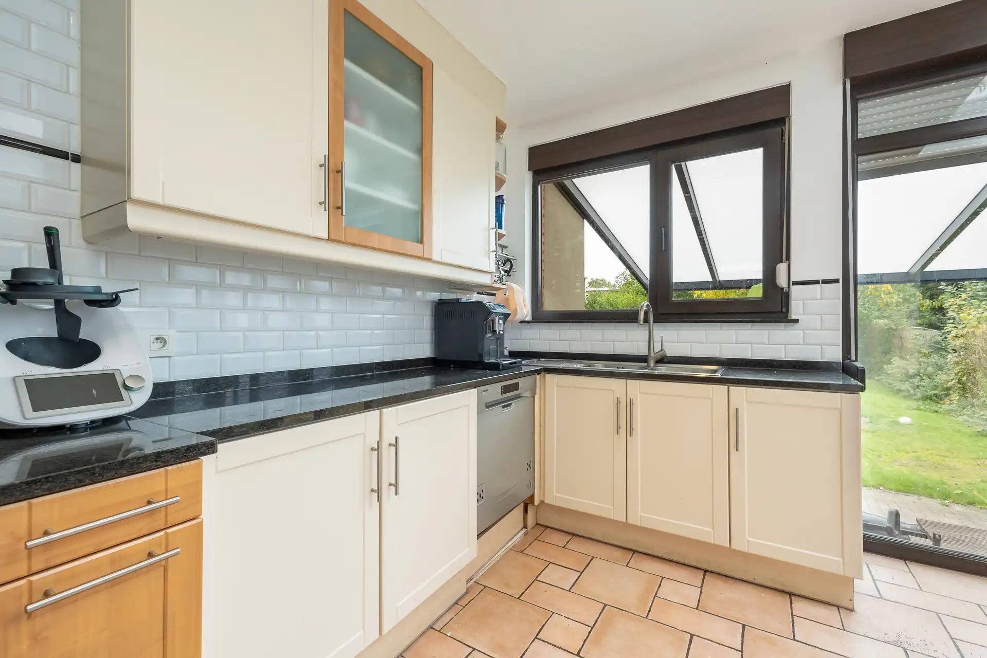 Ruime gezinswoning met potentieel nabij centrum Mortsel foto 10