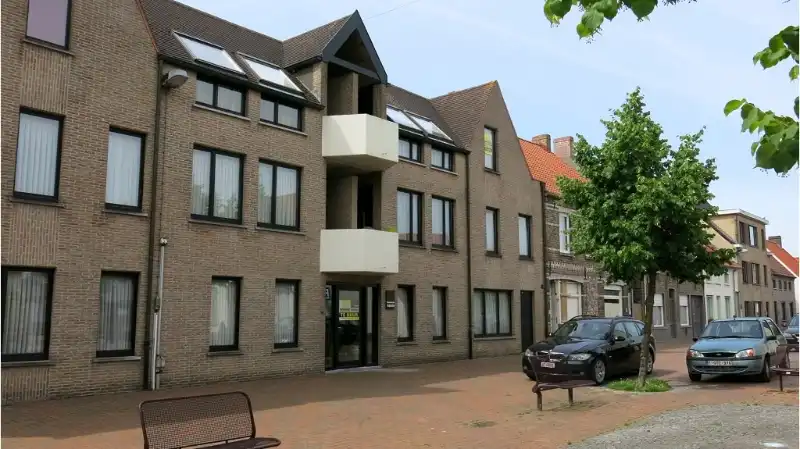 Comfortabel 2-slaapkamerappartement met Terras te huur in Oostkamp foto {{pictureIndex}}