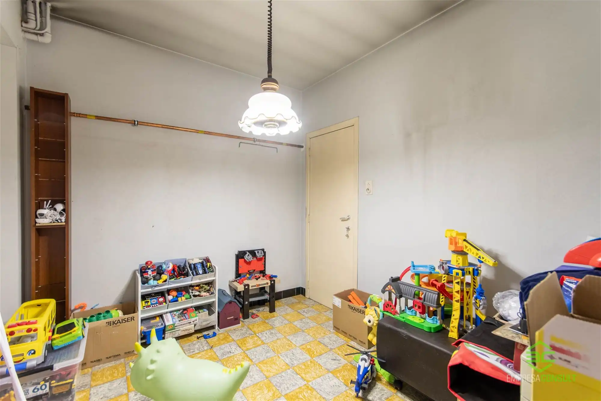 Zeer ruime gezinswoning met achtergelegen loods van 125m²! foto 7