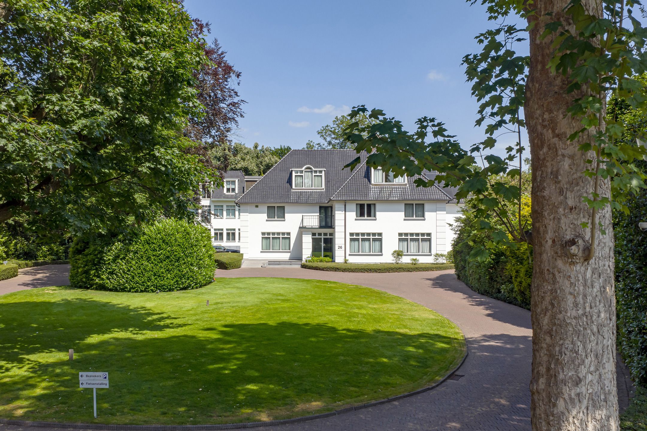 Kantoren 20m² tot 260m² te huur in Turnhout. foto {{pictureIndex}}