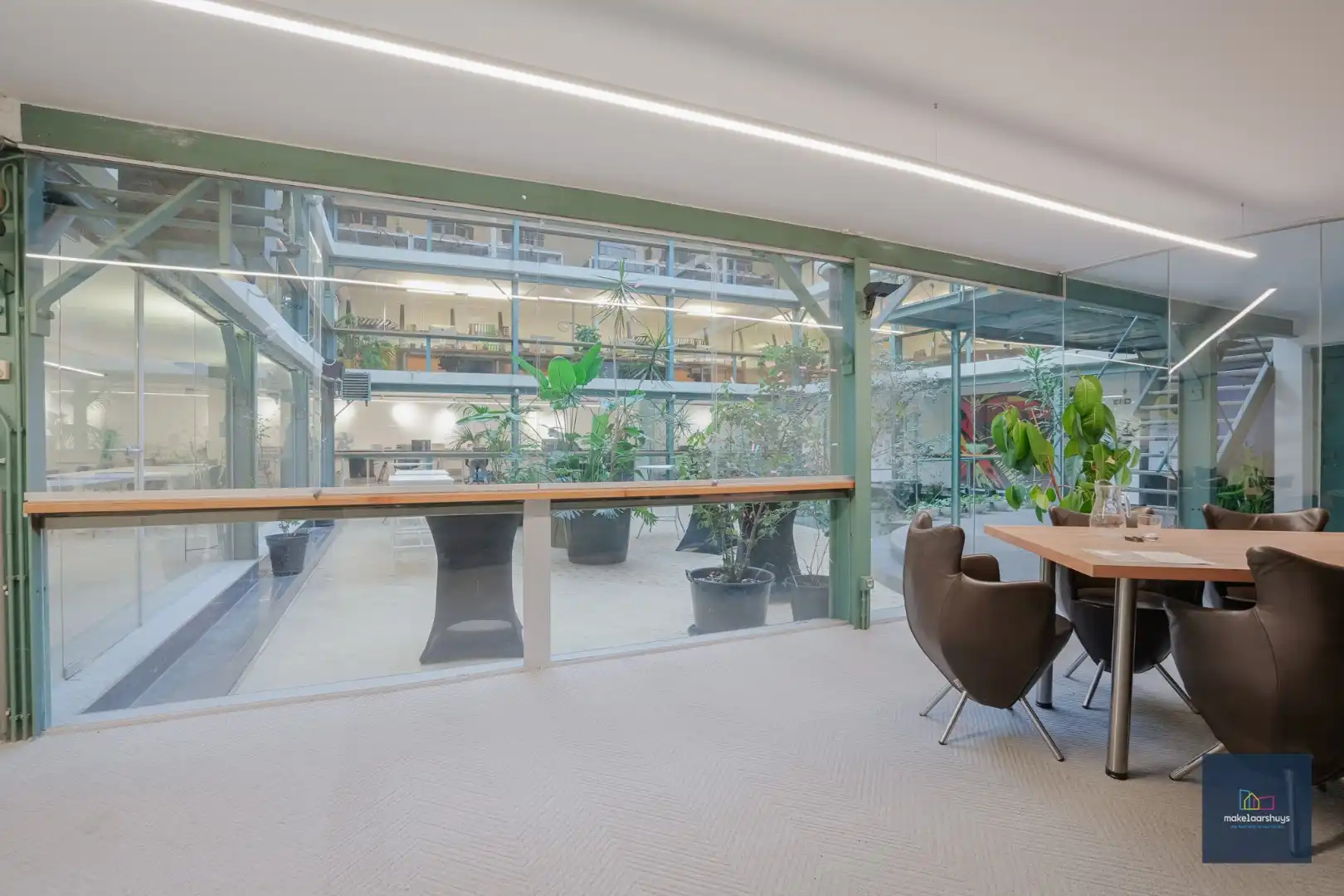 Privatieve kantoorruimte met gebruik van gemene delen foto 2