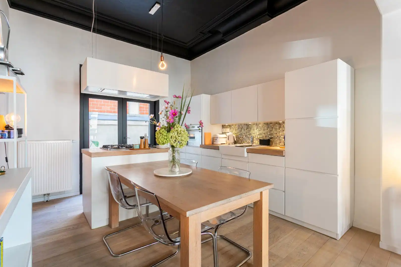 Karaktervolle woning met 3 slpk en terras te centrum Halle foto 6