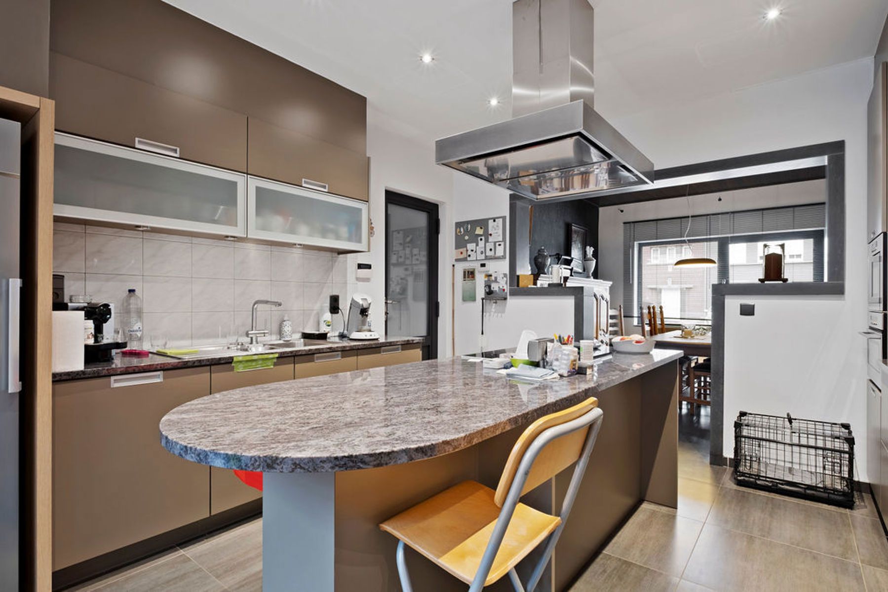 Gezinswoning met potentieel voor extra kamers en badkamer! foto 4