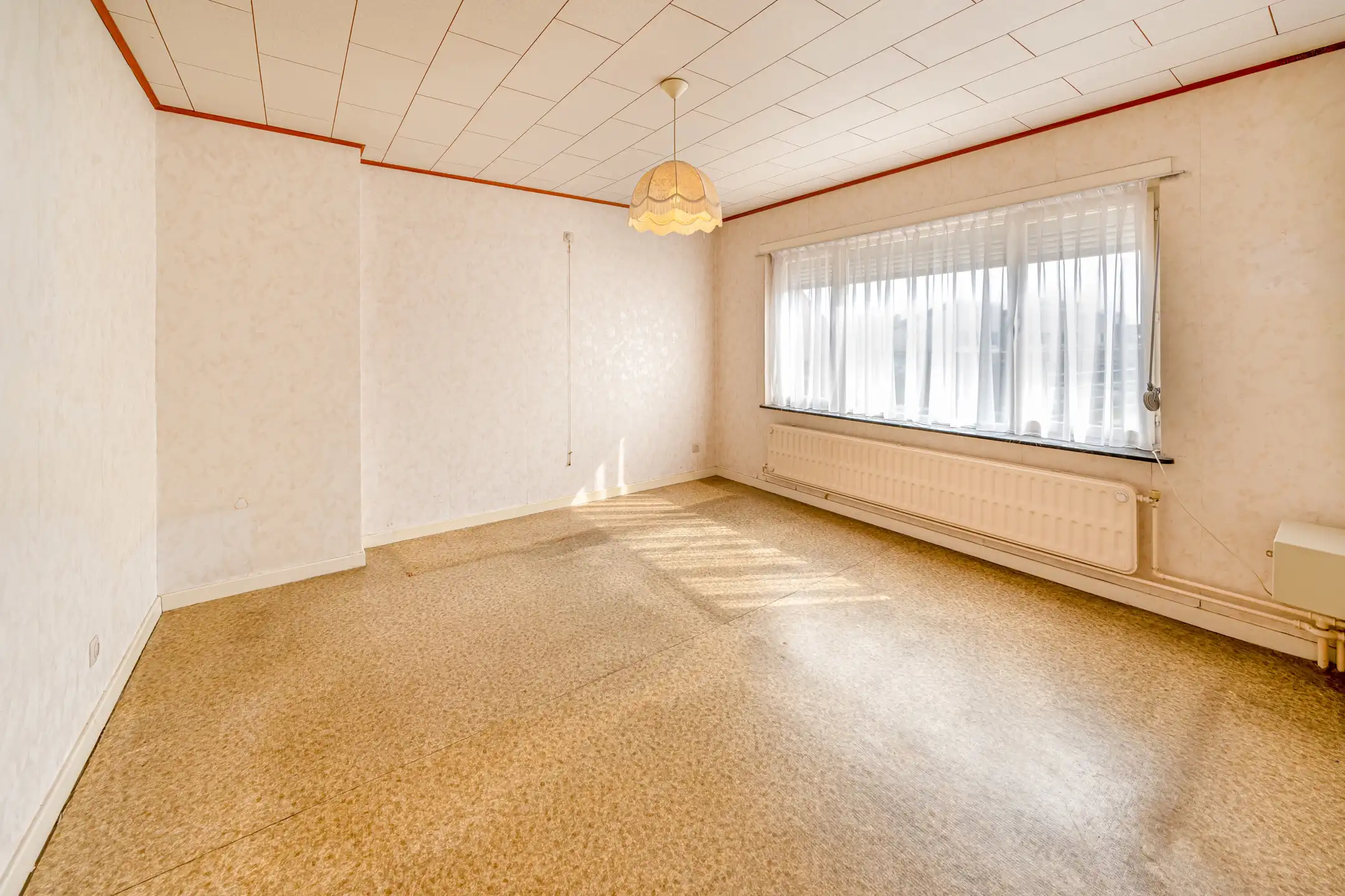 Te moderniseren HOB met garage en tuin foto 18