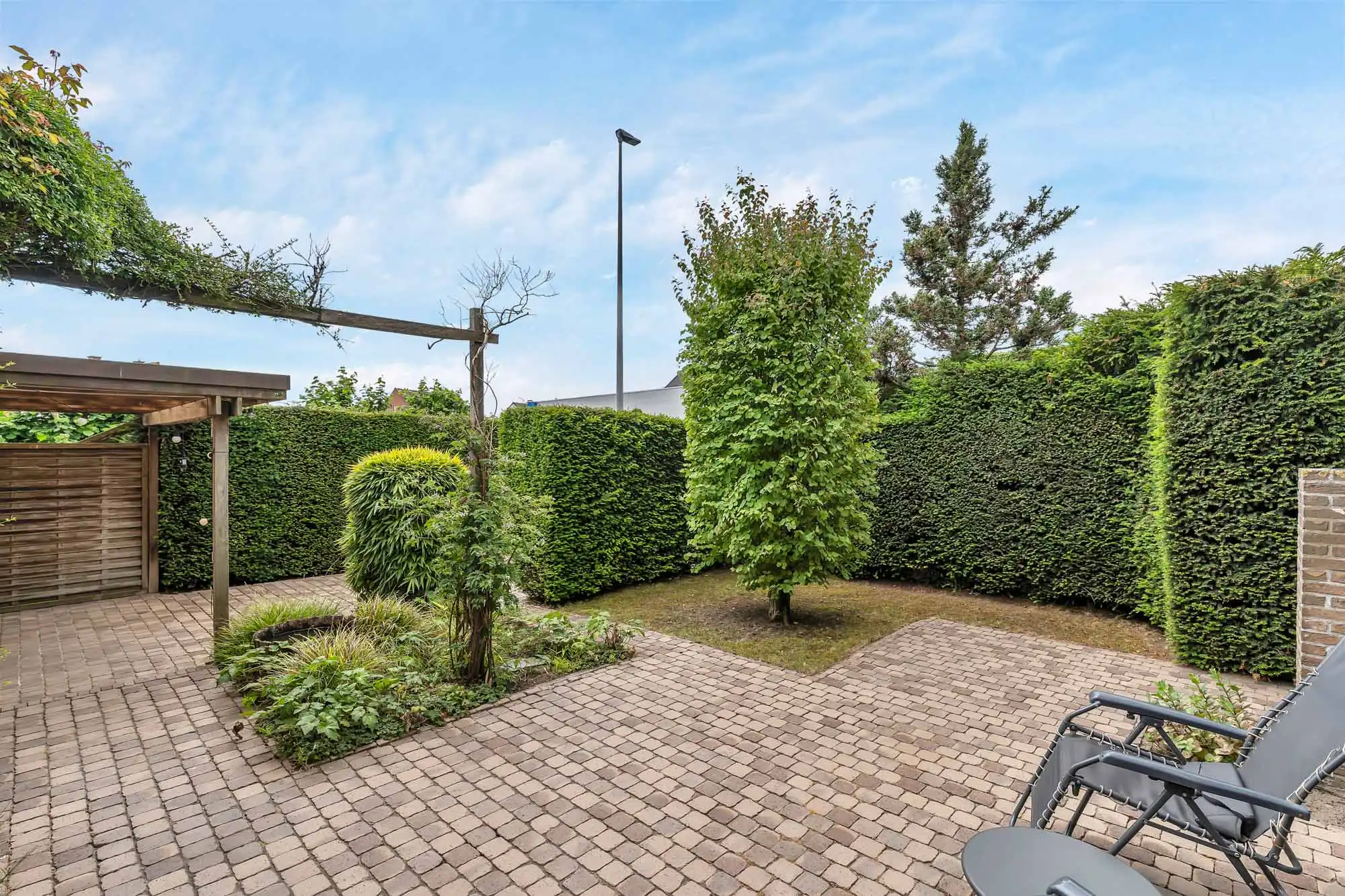 Te renoveren open bebouwing met zuidgericht terras foto 12