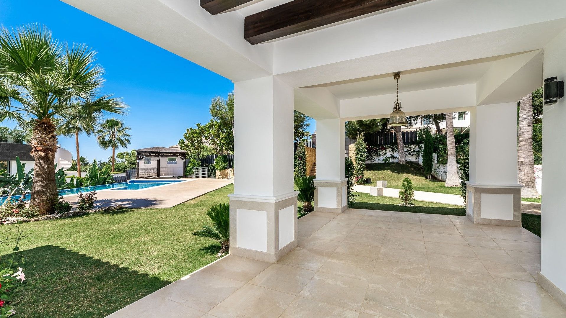 Recent gebouwde villa op toplocatie in Sierra Blanca foto 18