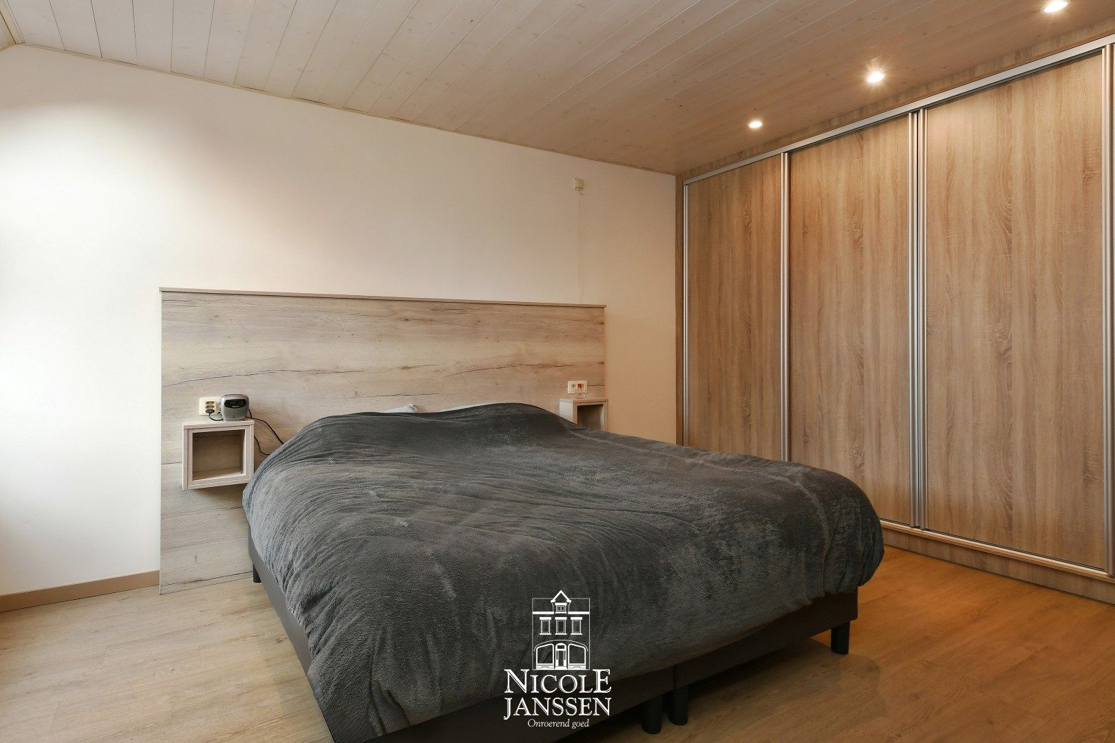 Vrijstaande gezinswoning met drie slaapkamers en een verzorgde tuin  foto 13