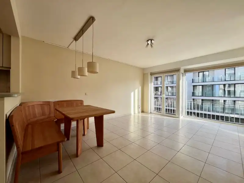 Zonnig appartement met een centrale ligging: alle voorzieningen en het strand binnen handbereik! foto 2