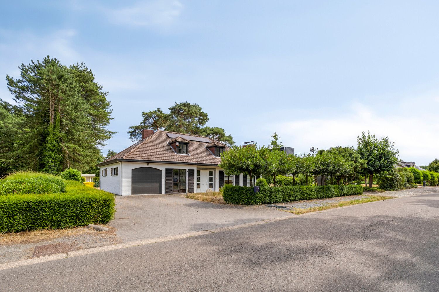ENERGIEZUINIGE, INSTAPKLARE VILLA, GRENZEND AAN DE BOSSEN VAN AVERBODE! foto 2