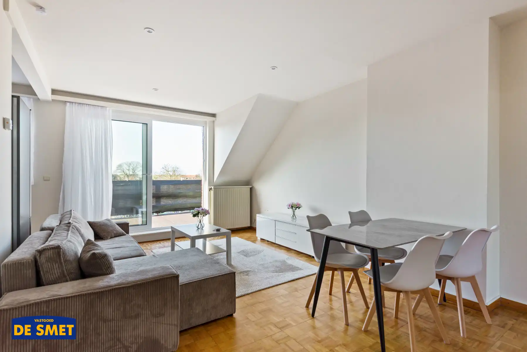 Appartement met zuidwestterras op wandelafstand van centrum foto {{pictureIndex}}