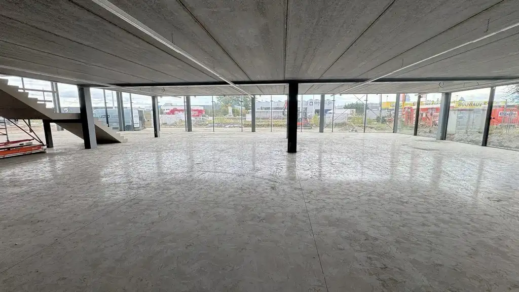 Nieuwbouw showroom met magazijn te huur aan A12 in Aartselaar foto 4