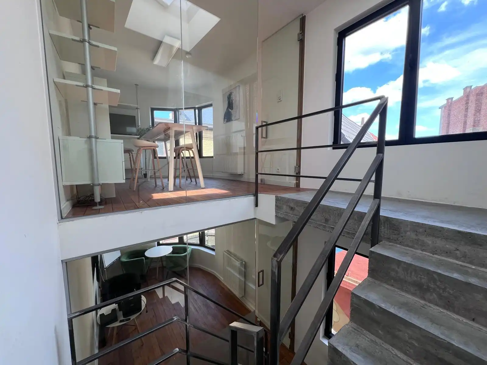 7 Kantoorruimtes in de bruisende binnenstad van Mechelen  foto {{pictureIndex}}