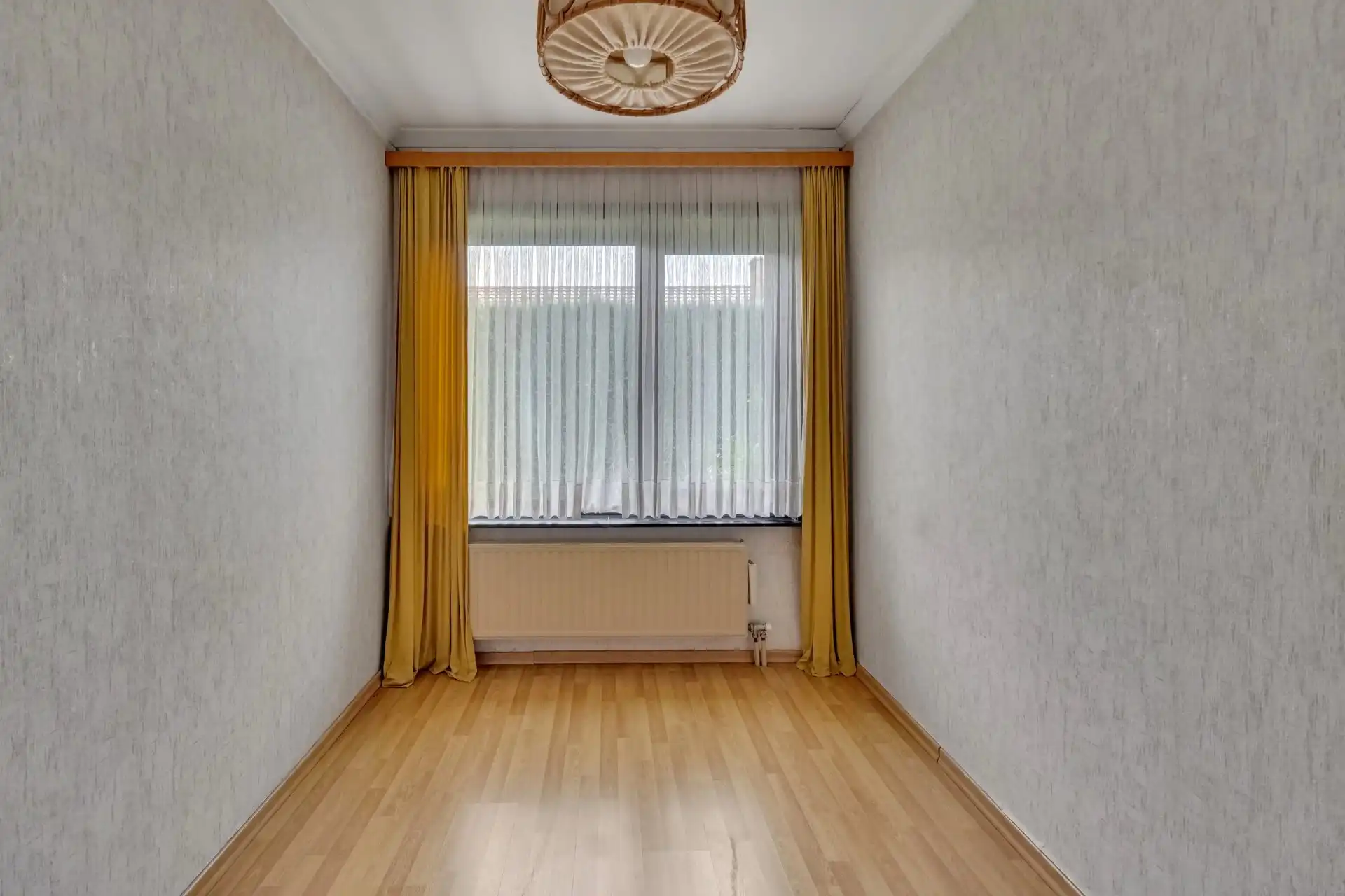 Charmante woning met drie slaapkamers, tuin en garage foto 10