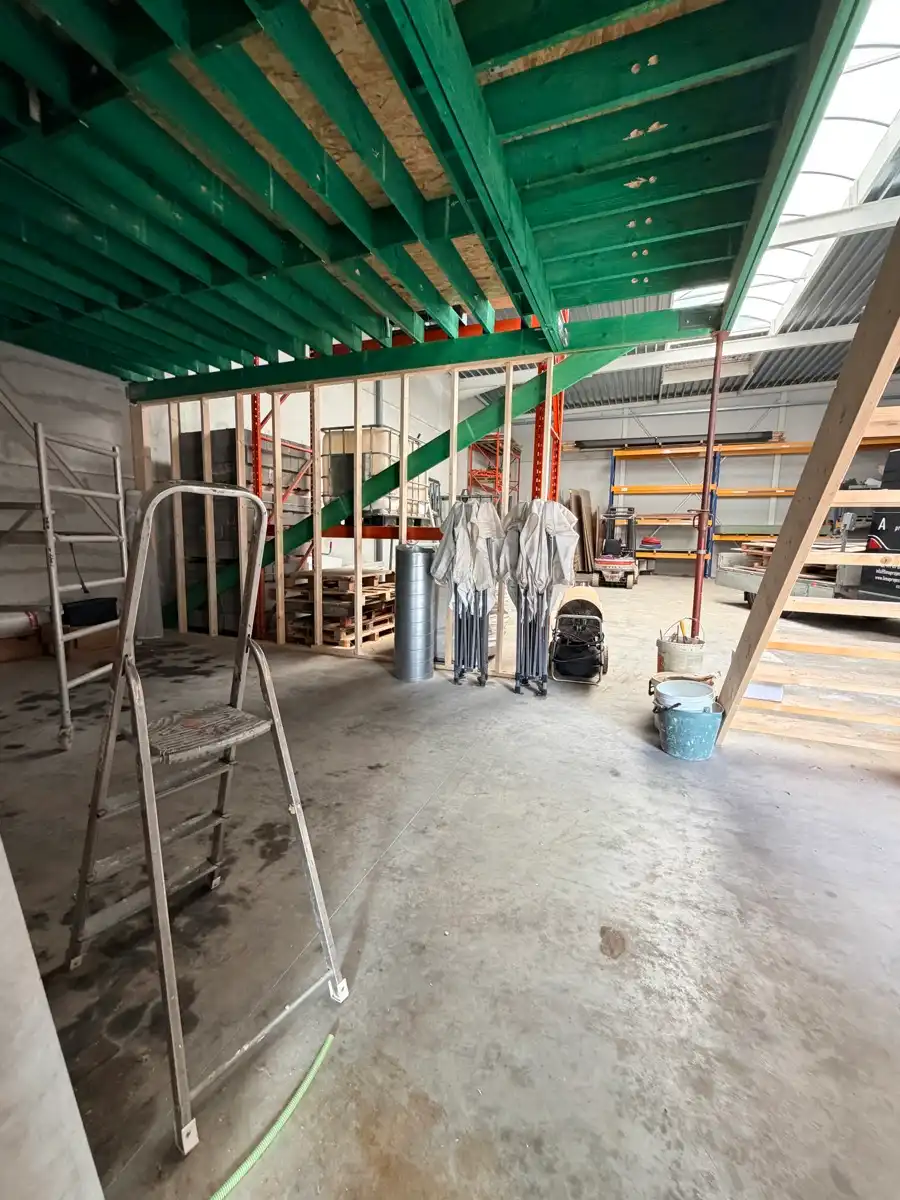 KMO Unit van 375m²+2pp foto 2