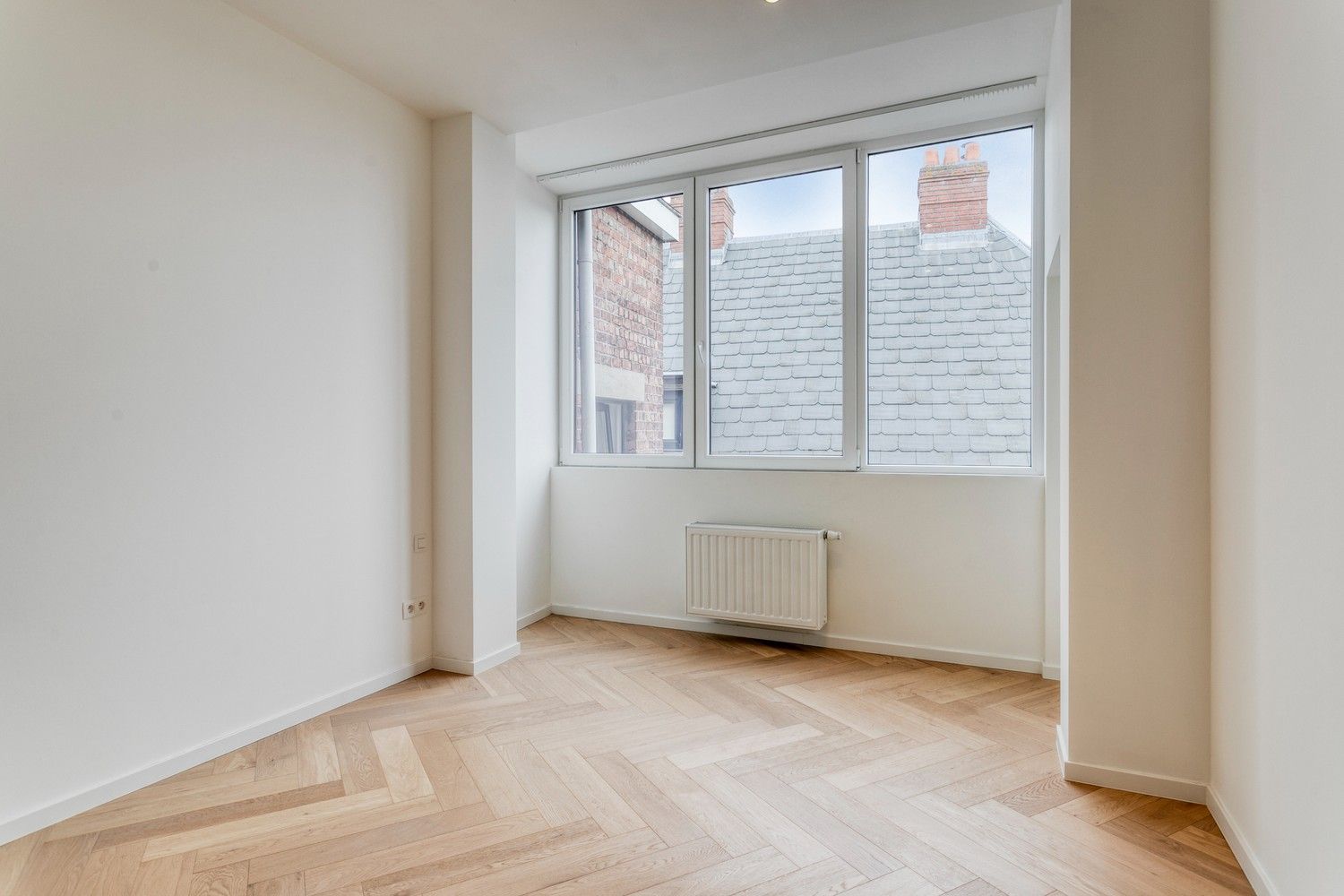 Recent gerenoveerd zonnig twee slaapkamer dakappartement foto 8