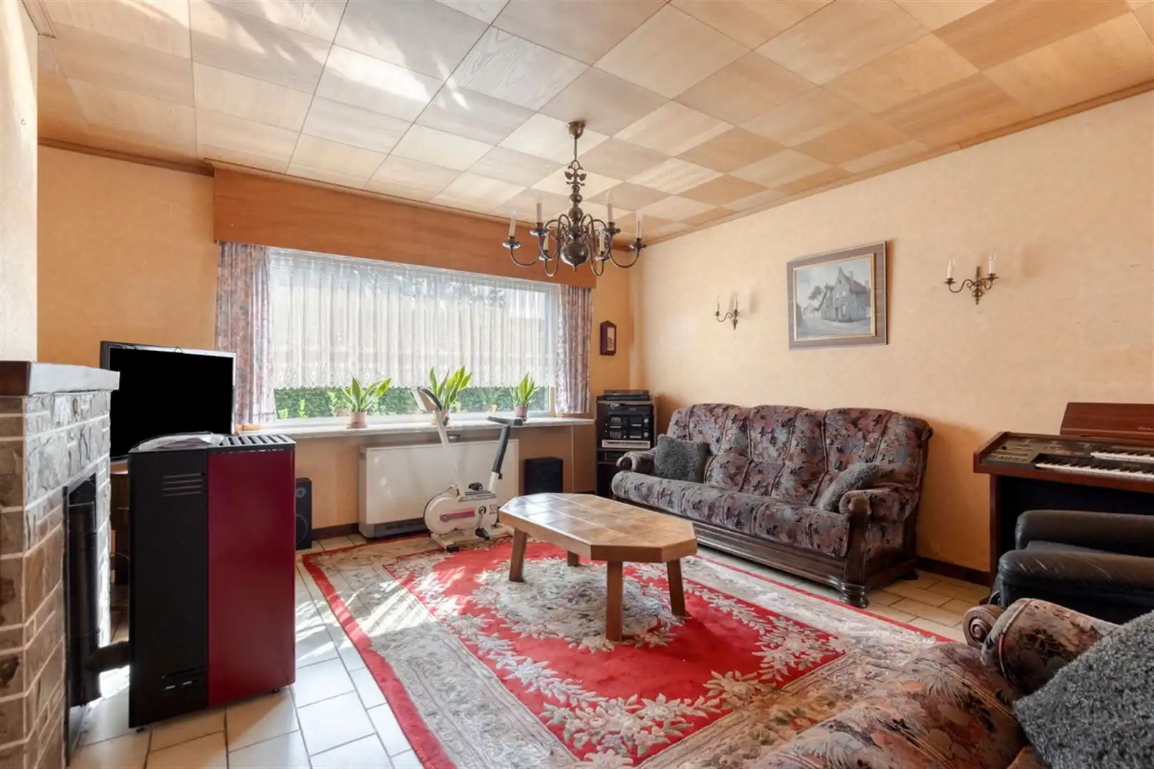 Rustig gelegen, te renoveren bungalow op een perceel van 640 m². foto 4